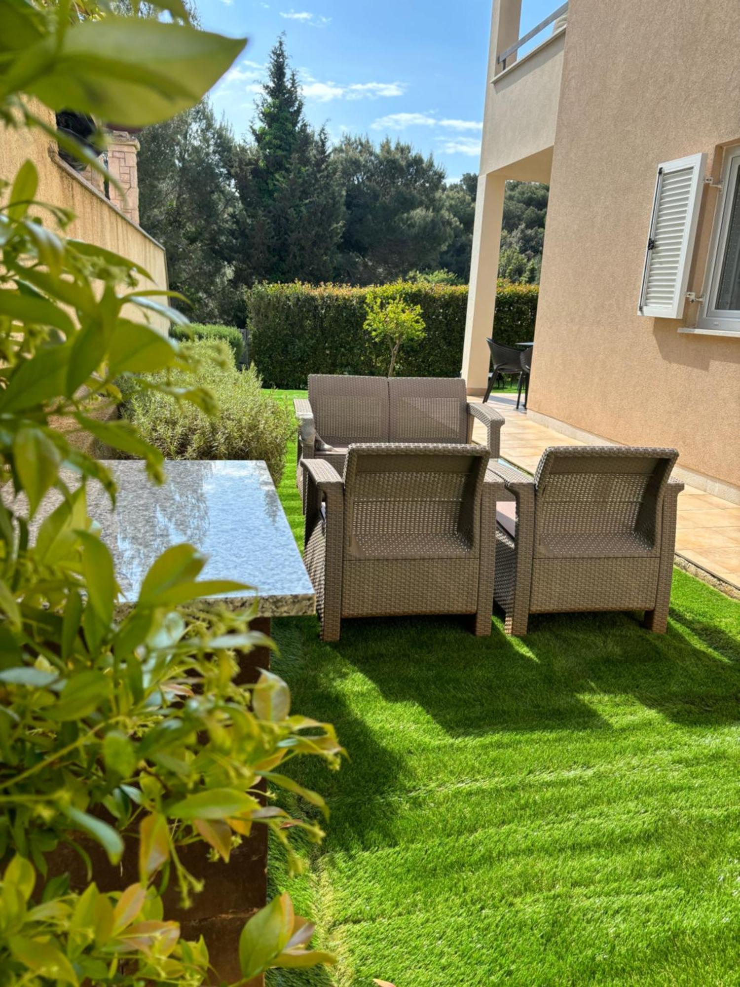Apartment Punta Premantura E With Garden Exterior foto